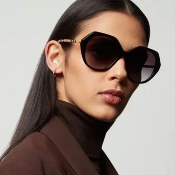 💛Burberry Sunglasses, New 235 - Picture 1 of 7